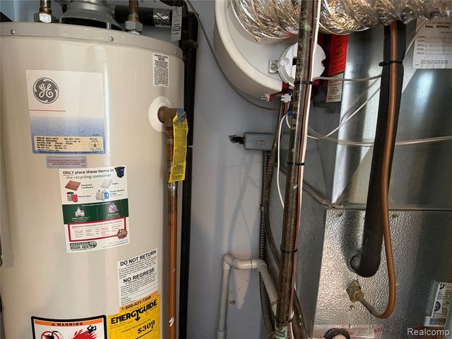 33823 Hiveley Street, Westland, MI 48186