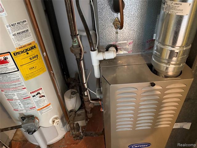 33823 Hiveley Street, Westland, MI 48186