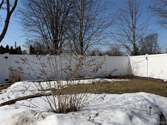 33823 Hiveley Street, Westland, MI 48186