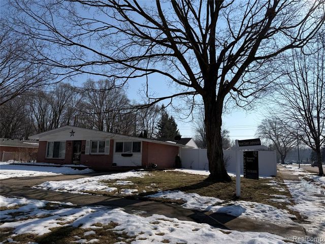 33823 Hiveley Street, Westland, MI 48186