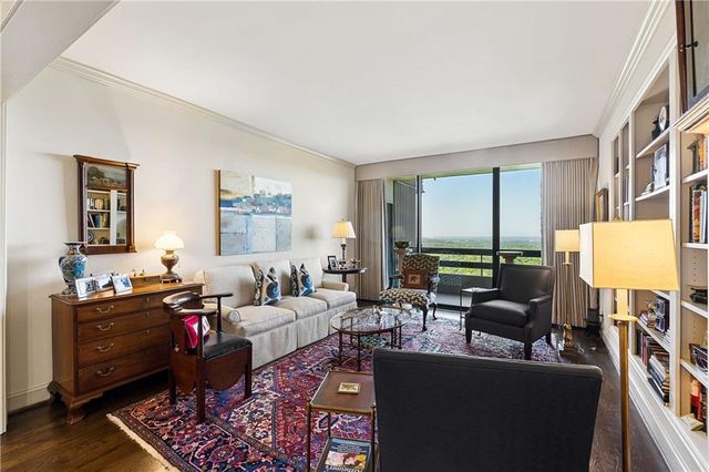 2660 Peachtree Road NW 32B, Atlanta, GA 30305