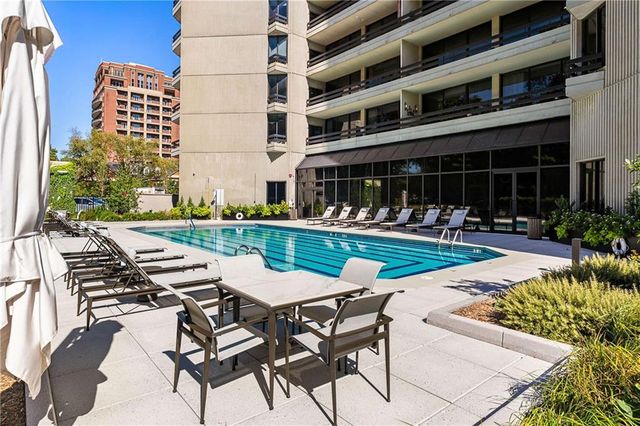 2660 Peachtree Road NW 32B, Atlanta, GA 30305