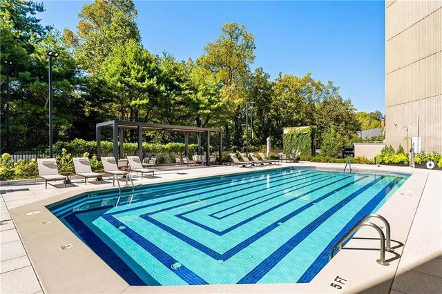 2660 Peachtree Road NW 32B, Atlanta, GA 30305