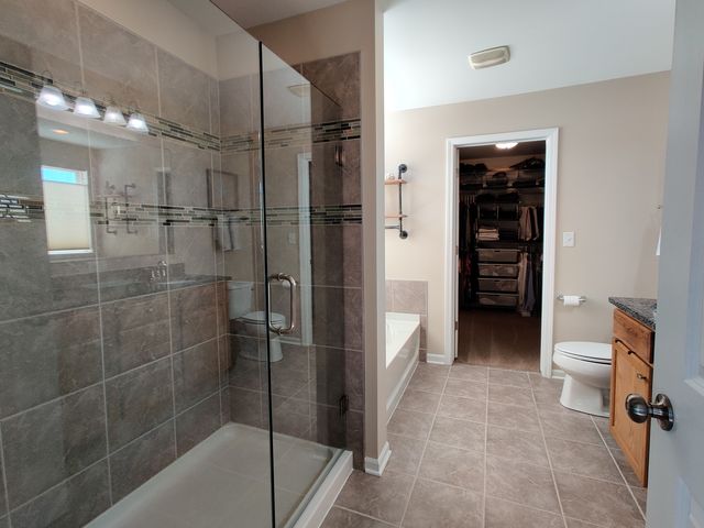 2375 Kelsey Court, Lindenhurst, IL 60046