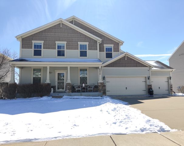 2375 Kelsey Court, Lindenhurst, IL 60046