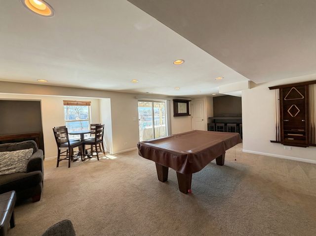 2375 Kelsey Court, Lindenhurst, IL 60046