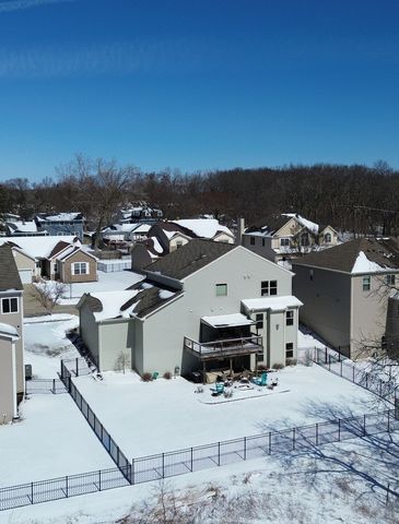 2375 Kelsey Court, Lindenhurst, IL 60046