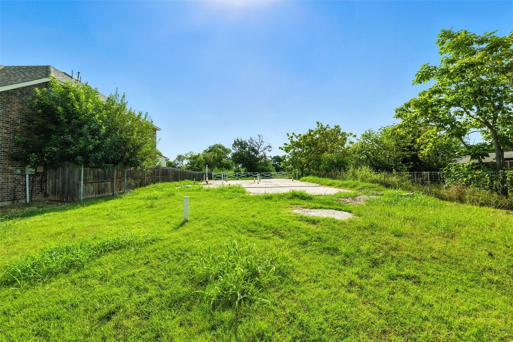 630 N Irving Heights Drive, Irving, TX 75061