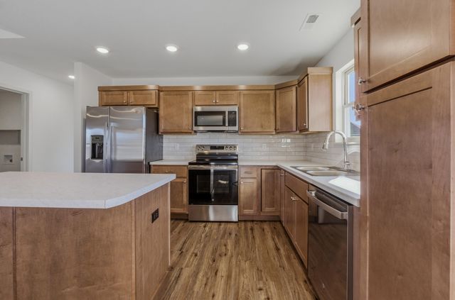 3324 NAPLES DR, Columbia, MO 65202