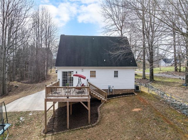 165 Crossfield Court, Lexington, NC 27295