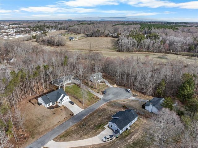 165 Crossfield Court, Lexington, NC 27295