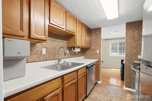 11 Aspen Court, South Brunswick, NJ 08852