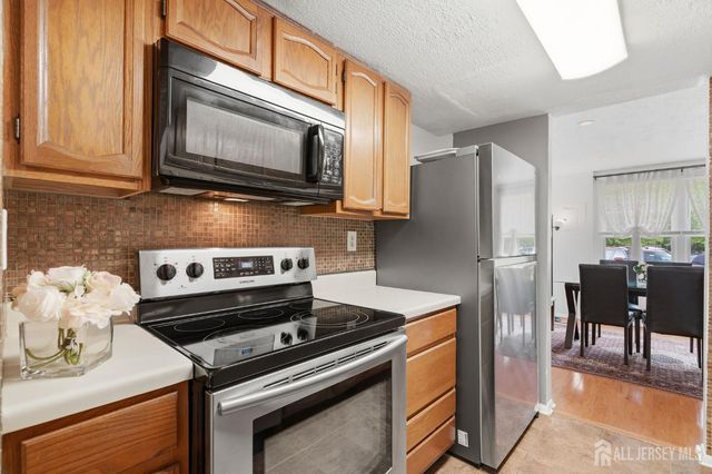 11 Aspen Court, South Brunswick, NJ 08852