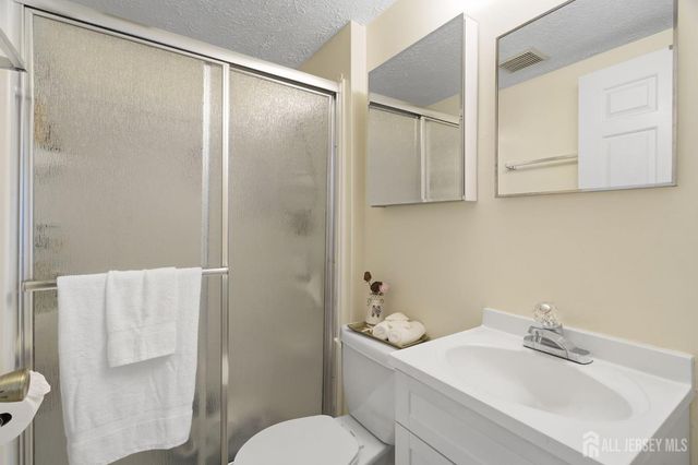 11 Aspen Court, South Brunswick, NJ 08852