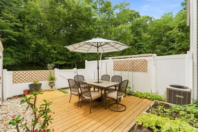 11 Aspen Court, South Brunswick, NJ 08852