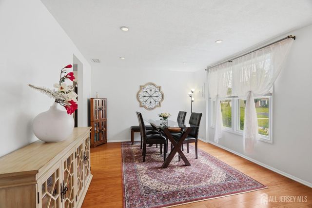 11 Aspen Court, South Brunswick, NJ 08852