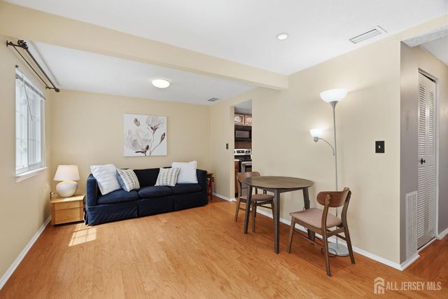 11 Aspen Court, South Brunswick, NJ 08852