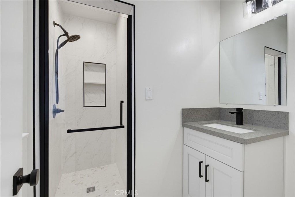 Image 13 of property listing at 2235 Garfias, Pasadena, CA 91104