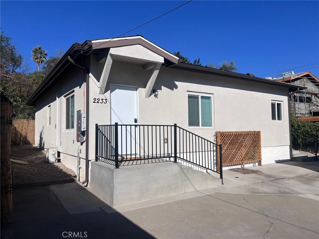Image 20 of property listing at 2235 Garfias, Pasadena, CA 91104