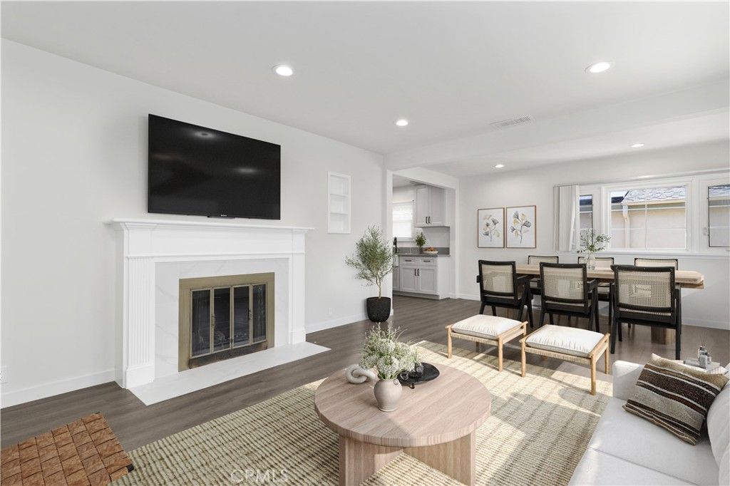 Image 3 of property listing at 2235 Garfias, Pasadena, CA 91104