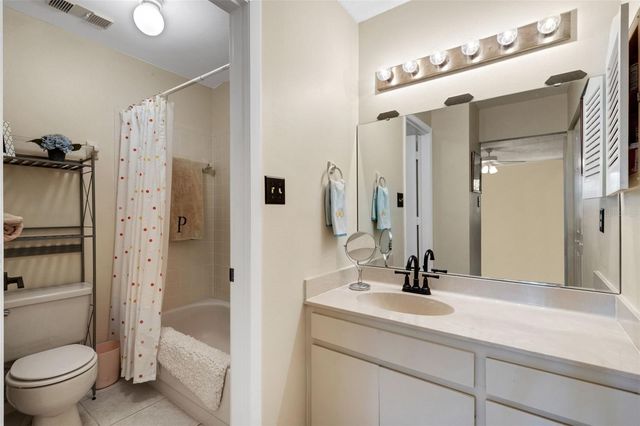 5252 LAKE VILLAGE DRIVE 54, Sarasota, FL 34235