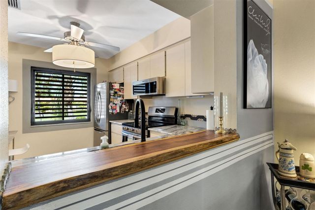 5252 LAKE VILLAGE DRIVE 54, Sarasota, FL 34235