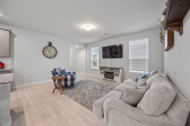 161 Appleberry LN, Elgin, TX 78621