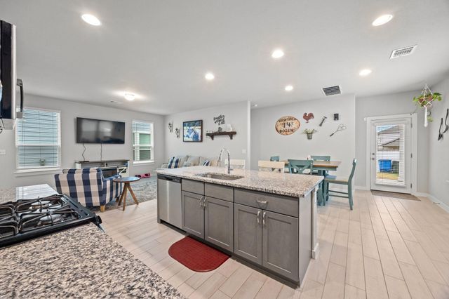 161 Appleberry LN, Elgin, TX 78621