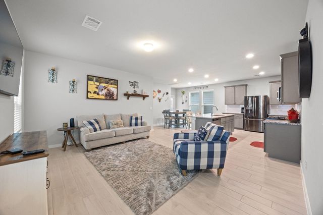 161 Appleberry LN, Elgin, TX 78621