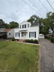 1353 Broadway Avenue, Bedford, OH 44146