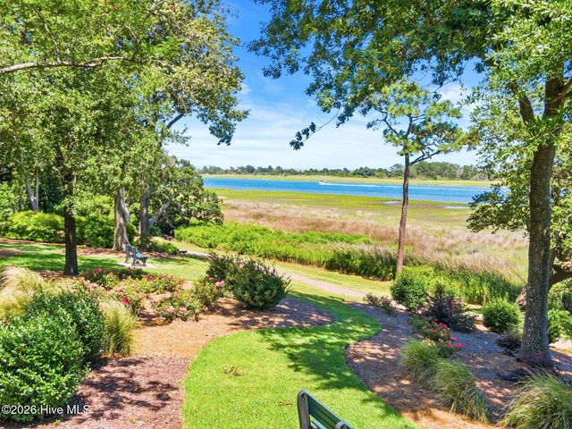 1121 Pembroke Jones Drive, Wilmington, NC 28405