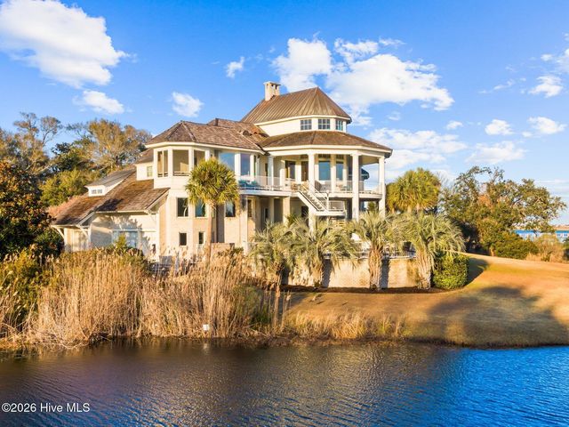 1121 Pembroke Jones Drive, Wilmington, NC 28405