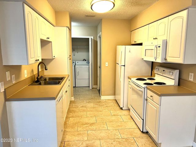 1800 PARK Avenue 346, Orange Park, FL 32073