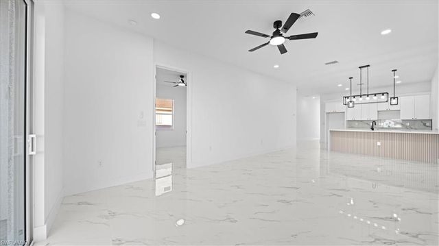 1542 8th PL, Cape Coral, FL 33909