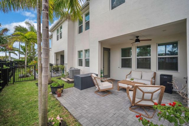 16121 Oakview Drive, Westlake, FL 33470