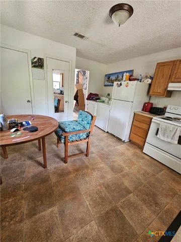 915 Dryden Avenue, Copperas Cove, TX 76522