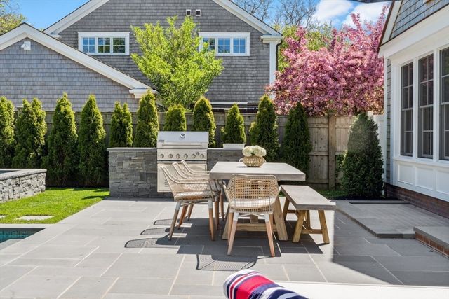 43 Peases Point Way S, Edgartown, MA 02539