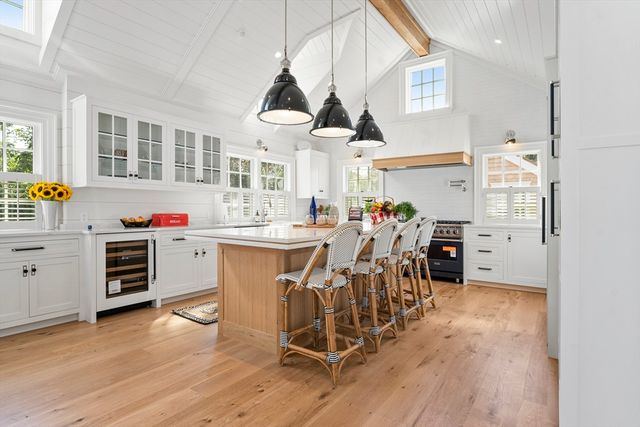 43 Peases Point Way S, Edgartown, MA 02539