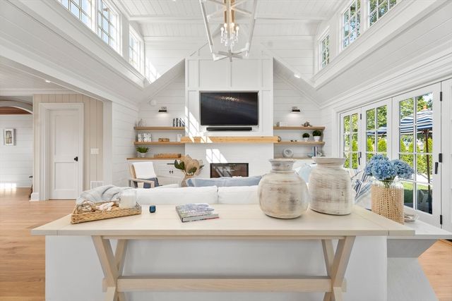 43 Peases Point Way S, Edgartown, MA 02539