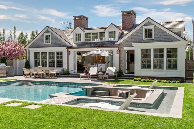 43 Peases Point Way S, Edgartown, MA 02539