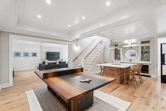 43 Peases Point Way S, Edgartown, MA 02539