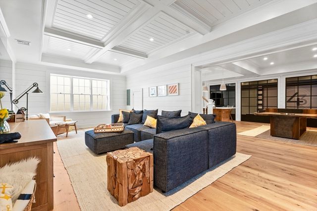 43 Peases Point Way S, Edgartown, MA 02539