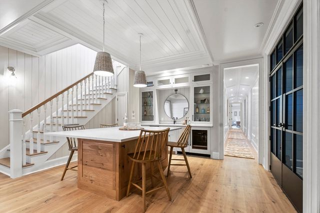 43 Peases Point Way S, Edgartown, MA 02539