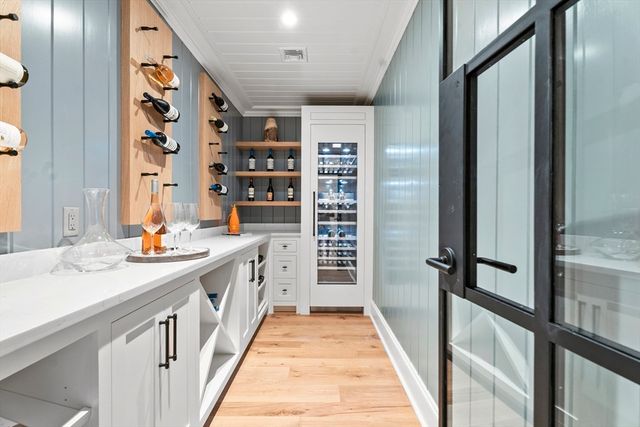 43 Peases Point Way S, Edgartown, MA 02539