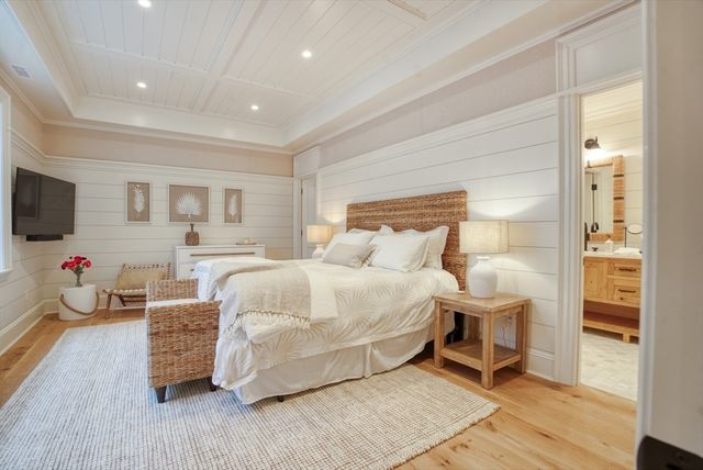 43 Peases Point Way S, Edgartown, MA 02539