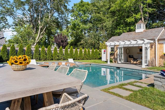 43 Peases Point Way S, Edgartown, MA 02539