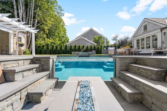 43 Peases Point Way S, Edgartown, MA 02539