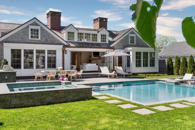 43 Peases Point Way S, Edgartown, MA 02539