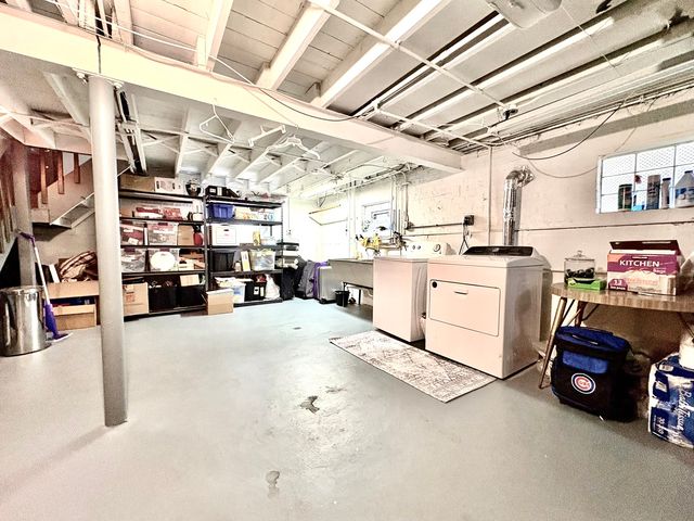 10223 S Spaulding Avenue, Evergreen Park, IL 60805