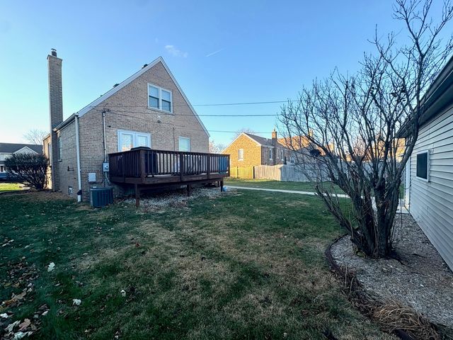 10223 S Spaulding Avenue, Evergreen Park, IL 60805